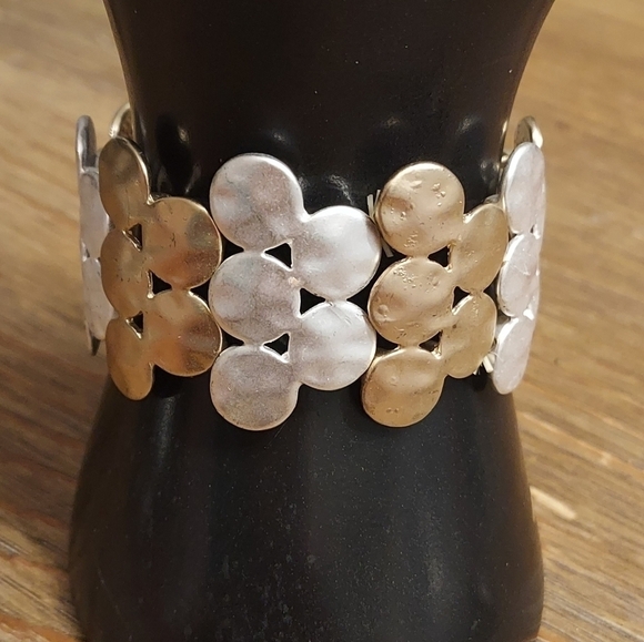 Gold And Silver Tone Multi Disk Metal Stretch Bracelet OS - Picture 1 of 5